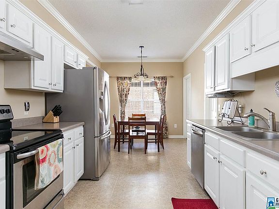 5th image of 916 McAllister Dr