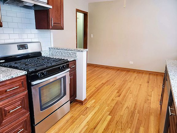 Eat-in kitchen 11x9