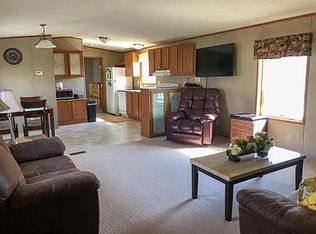 404 6th Ave W, Ray, ND 58849