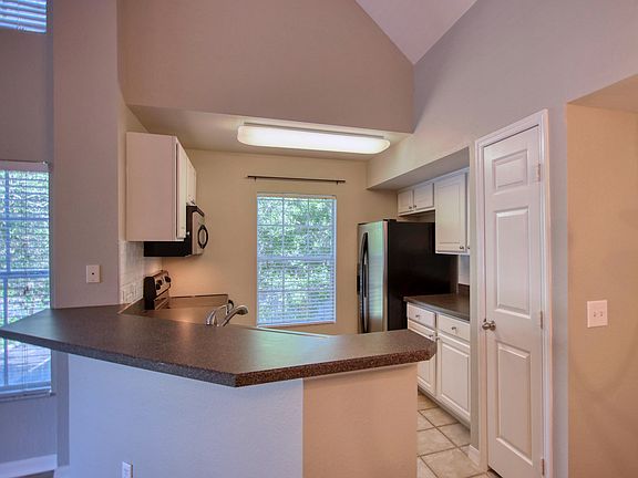 5th image of 13703 RICHMOND PARK Drive N #2306