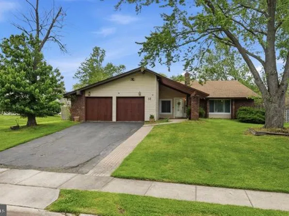 11 Chadwick Ave, Marlton, NJ 08053