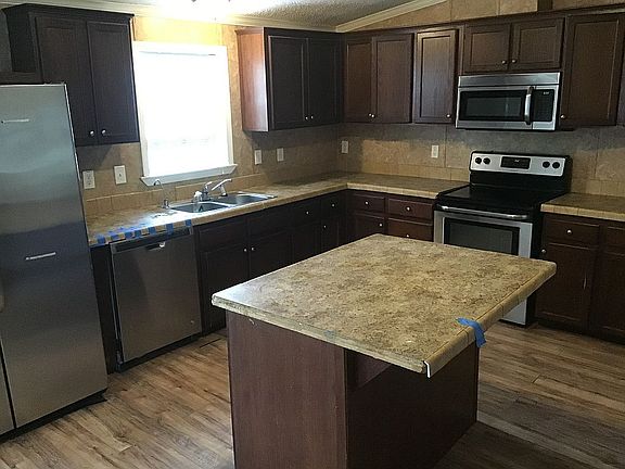 4th image of 17107 Carlswood St