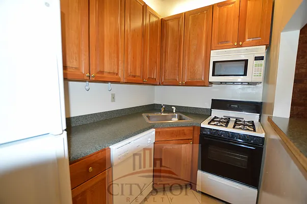 Rented by City Stop Realty | media 17