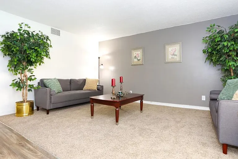 Woodberry Heights — Photo 40