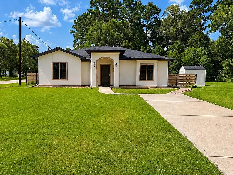 11611 Walraven Dr — Photo 1