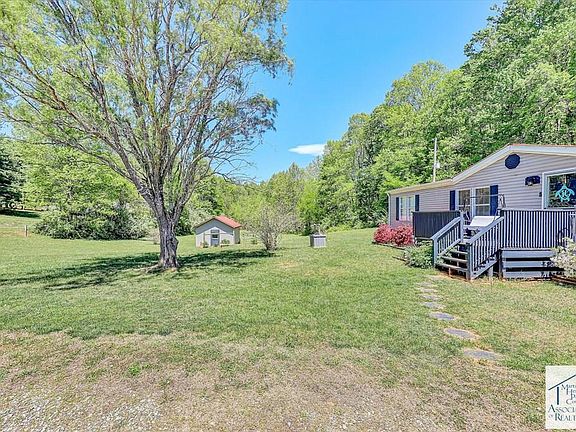 3rd image of 631 Trot Valley Rd