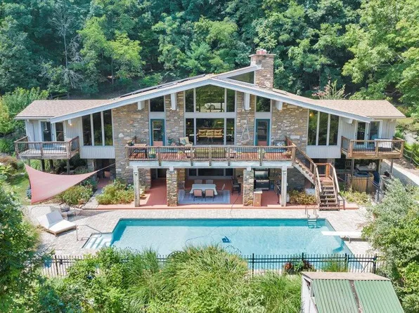 7114 Crown Rd, Roanoke, VA 24018