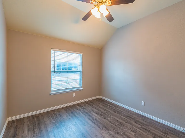 918 Witherby Ln — Photo 24