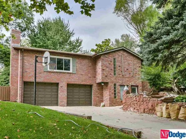 8922 Laurie Cir, Omaha, NE 68124