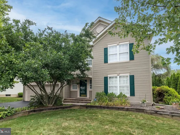 510 Clydesdale Dr, New Hope, PA 18938