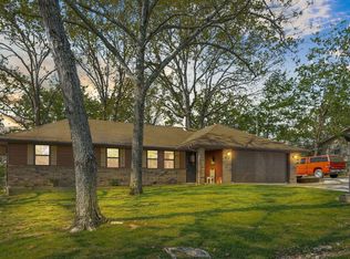 12 Beach Blvd, Kimberling City, MO 65686