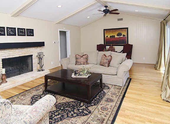 3rd image of 7334 Blairview Dr