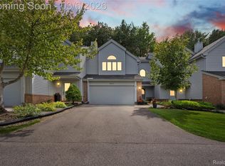 6535 Ridgeview Dr, Clarkston, MI 48346