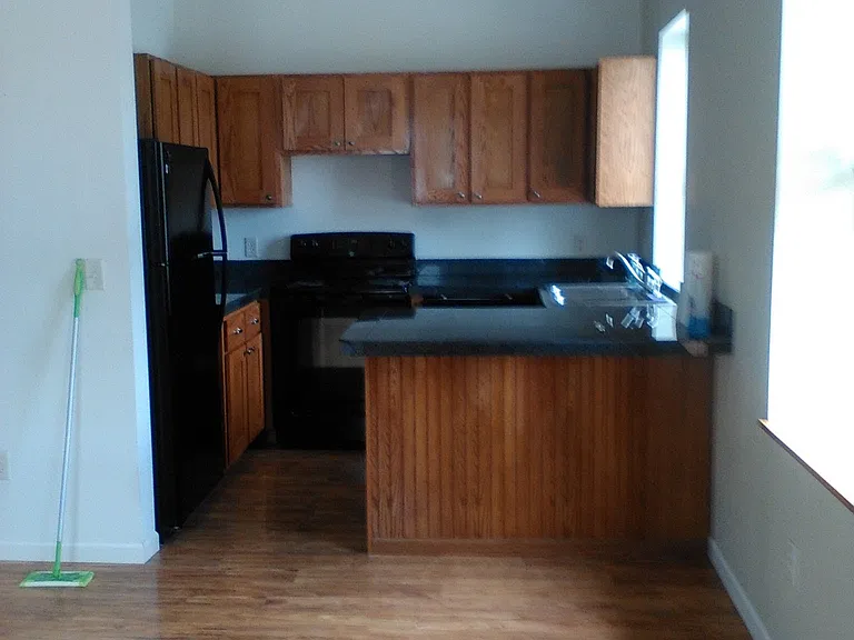 713 Avenue E #3 — Photo 4