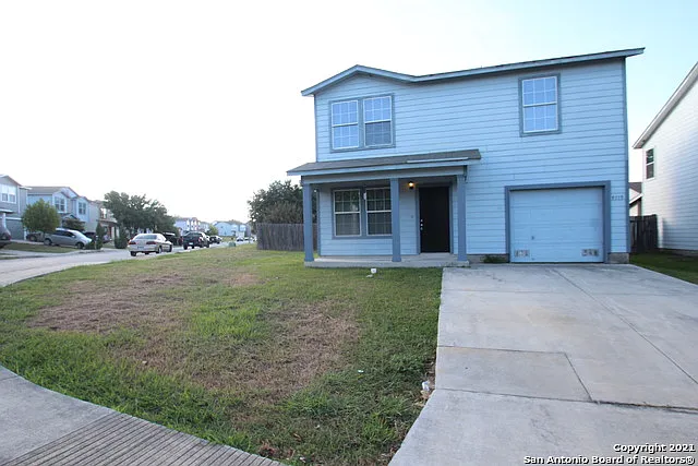 3 bed, 2.5 bath, 2101 sqft, $1,500 — Photo 2