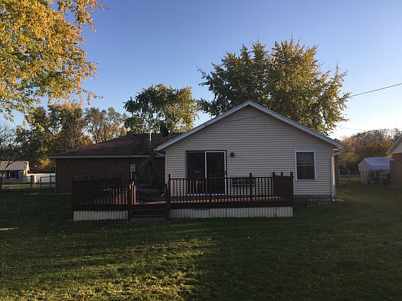 3rd image of 58 Hawthorne Dr