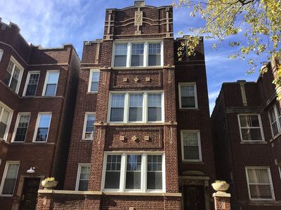 6528 N Bosworth Ave, Chicago, IL, 60626