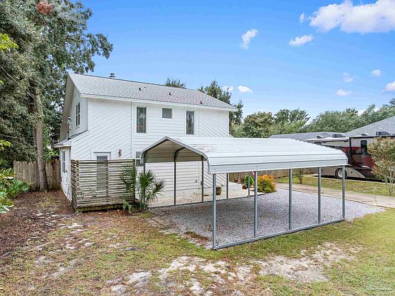 4th image of 3225 Laurel Dr