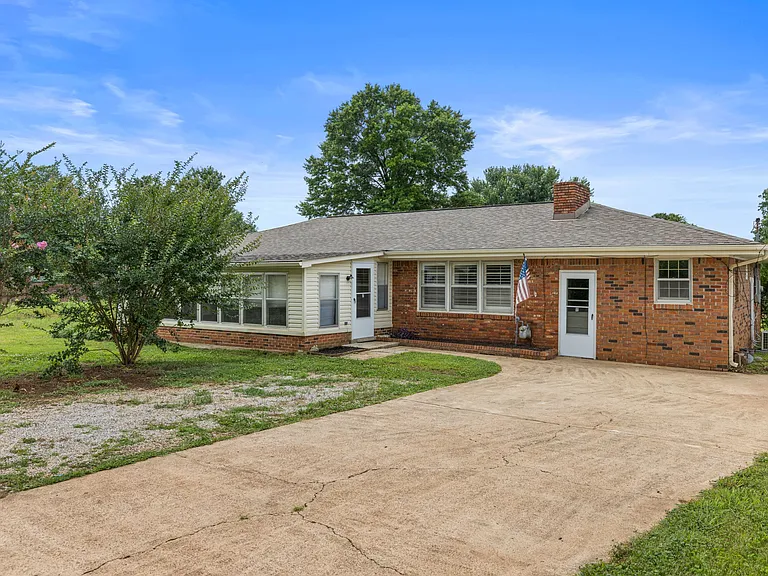 417 Edison Ave — Photo 17