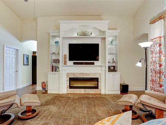 4th image of 2526 Summerdale Ct