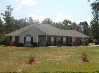 30 Smallwood Dr, Picayune, MS 39466