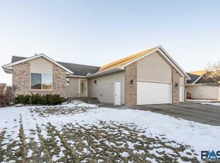7717 W Raegan St, Sioux Falls, SD 57106