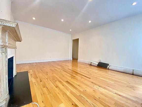 3rd image of 251 W 81st St #4K