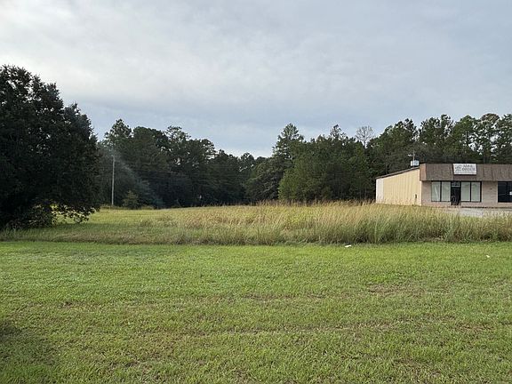2nd image of 2604 Oakridge Dr