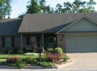 1633 E Wellsley Pl, Fayetteville, AR 72703