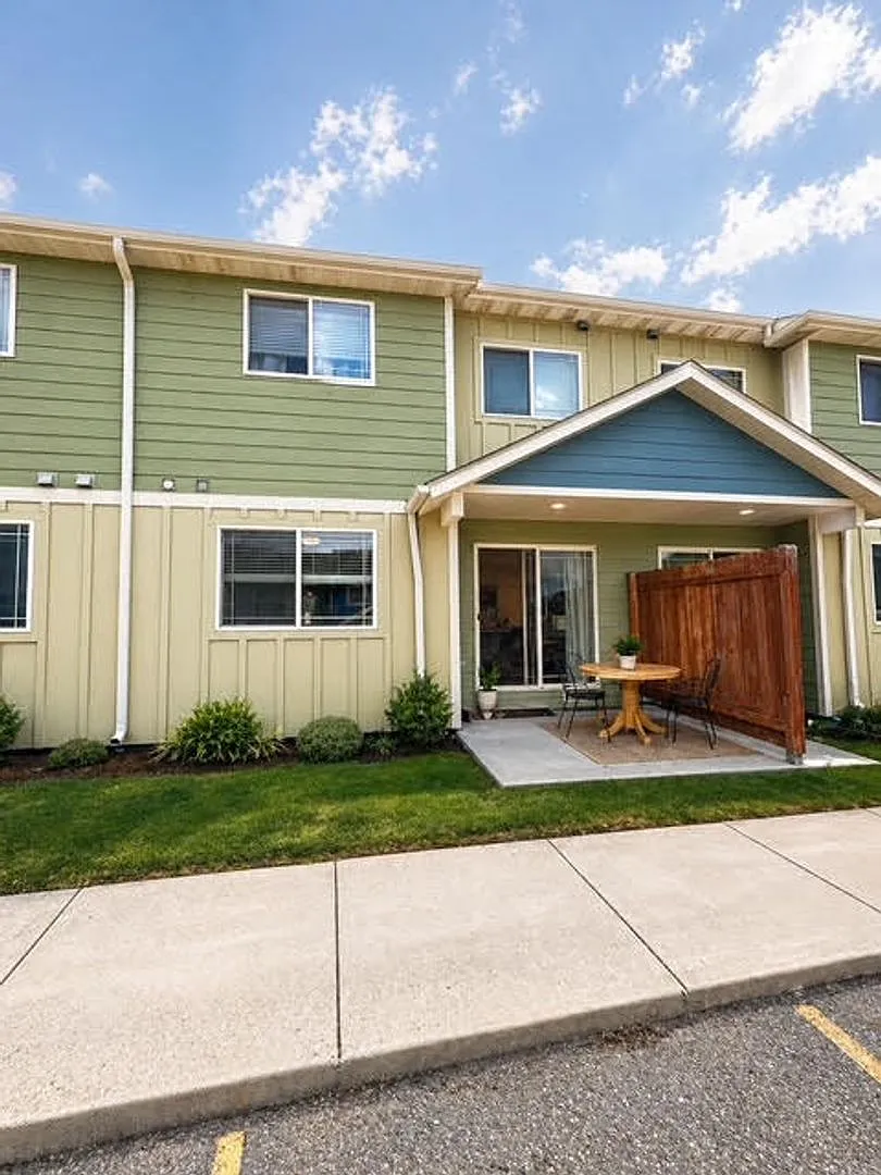 Enjoy effortless Bozeman 3 bedroom 2.5 bath Condo — Photo 2