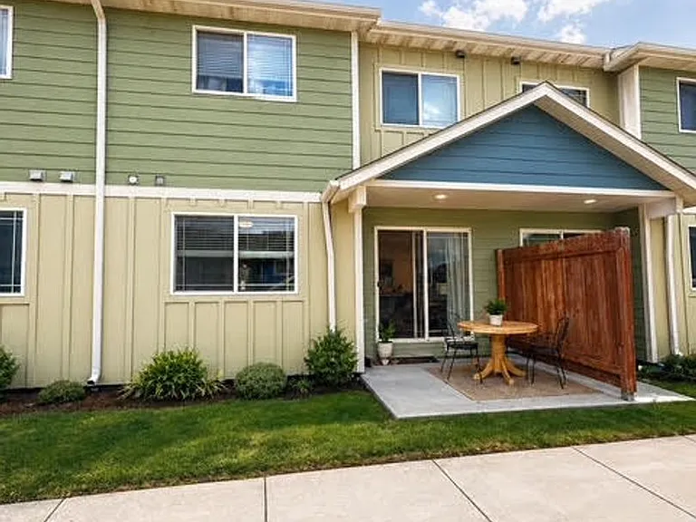 427 Michael Grove Ave #18 — Photo 2