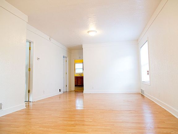 Lower - Family room /Dinette