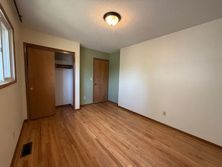 11820 SW Belmont Ter — Photo 13
