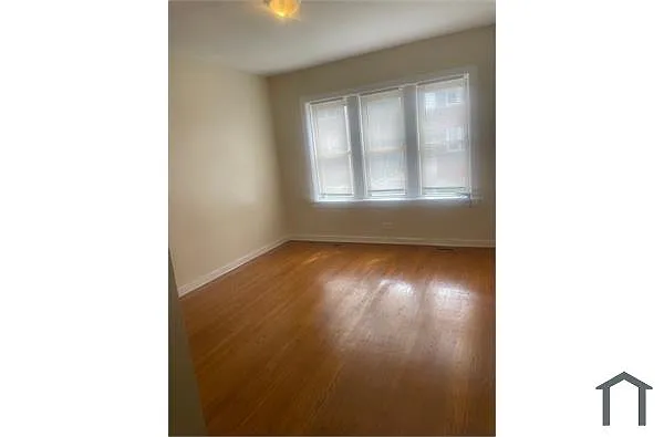 Building Photo - 7957 S Emerald Ave #1