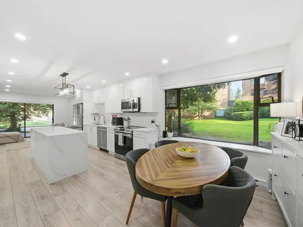 4328 Garden Grove Dr, Burnaby, BC V5G 4G6