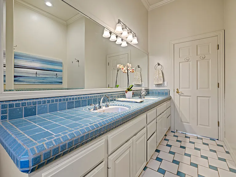 470 Eastin Dr — Photo 18