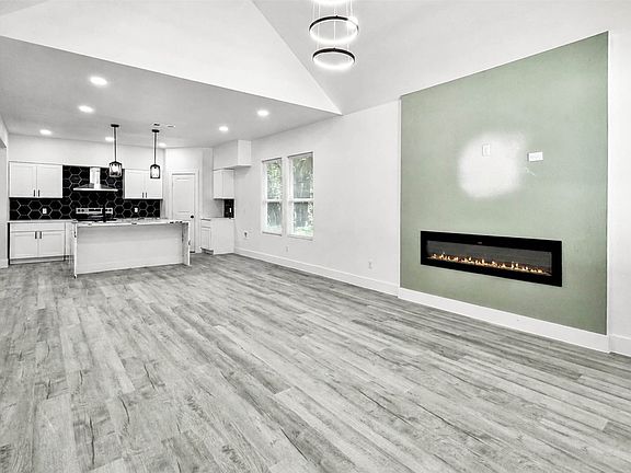 3rd image of 3104 Delafield Ln