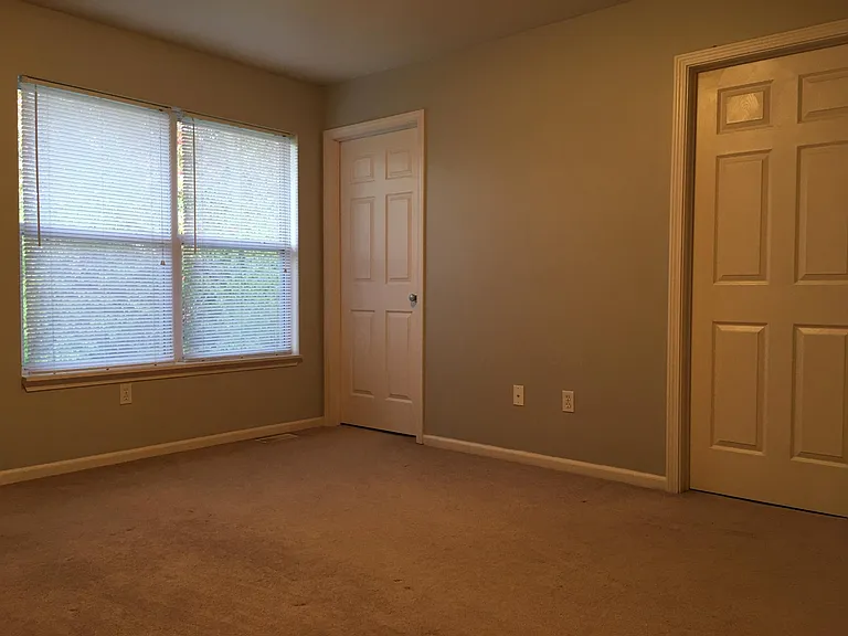 3329 Park Ridge Ln NE — Photo 17