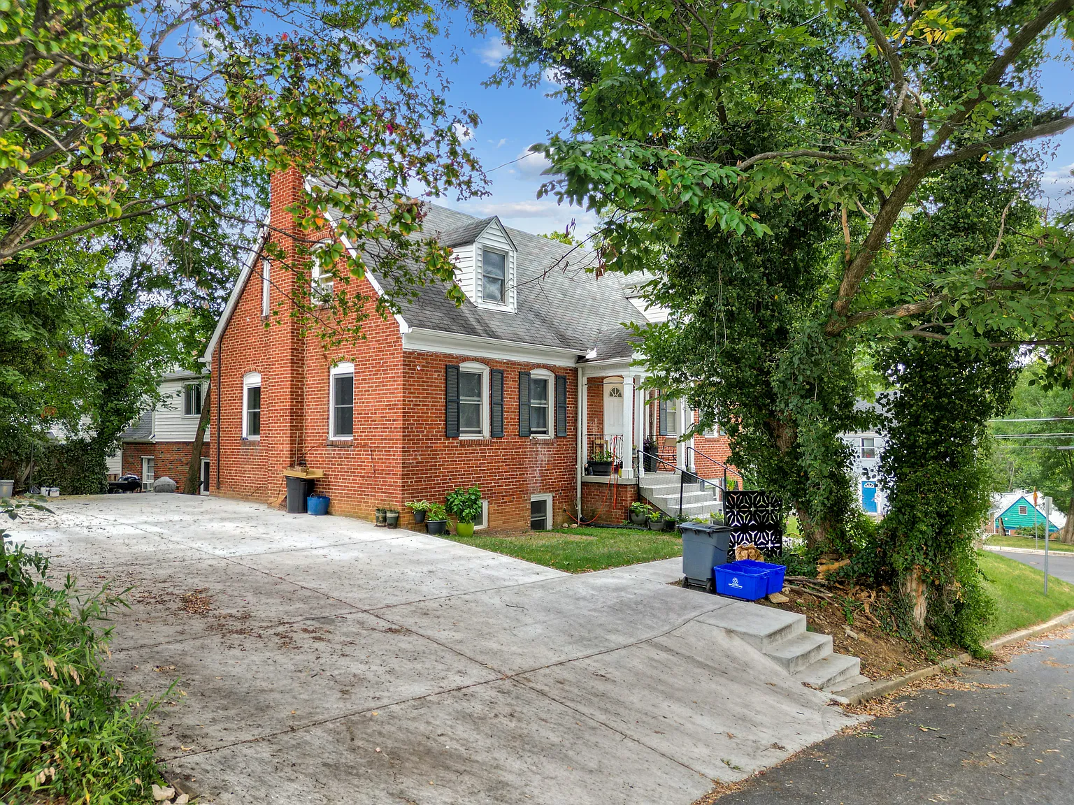 2 bed, 900 sqft, $1,600 — Photo 3