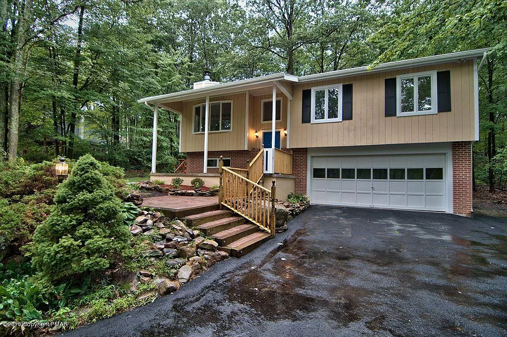 44 Seneca Rd photo 1