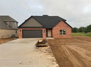 1941 Lordsburg Ct, Centerton, AR 72713
