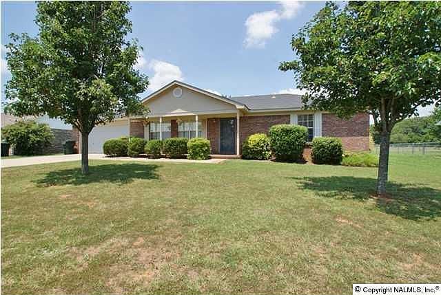 Home for Sale in HAZEL GREEN, AL $100,000