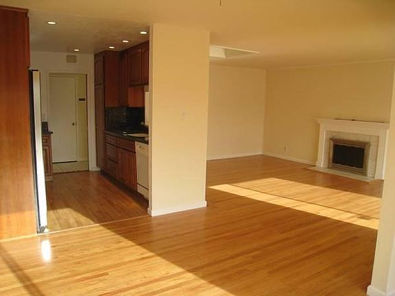 4th image of 2802 S Norfolk St
