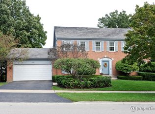 135 Oakmont Dr, Deerfield, IL 60015