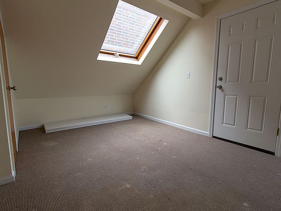 4th image of 2513 N Southport Ave #G01c