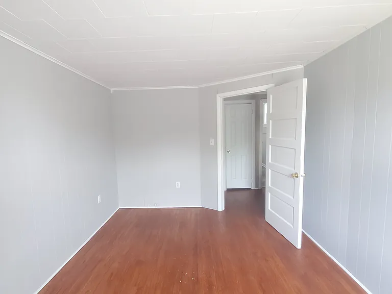 9553 Main St #2 — Photo 2
