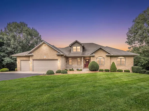 2506 Mustang Trl, Woodstock, IL 60098