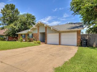 1200 Glenwood Dr, Moore, OK 73160