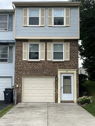 917 Lynwood Ct Photo 1