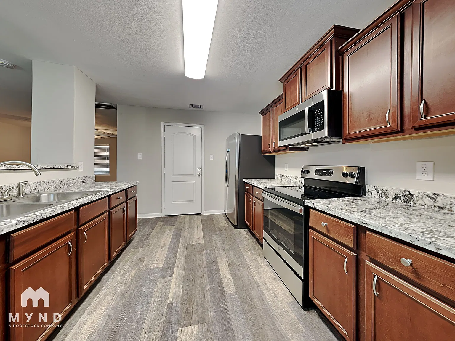 3 bed, 3.0 bath, 1404 sqft, $1,779 — Photo 4